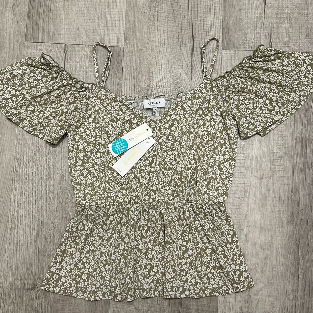 Gilli Cold Shoulder Light Green Top from Stitch Fix
